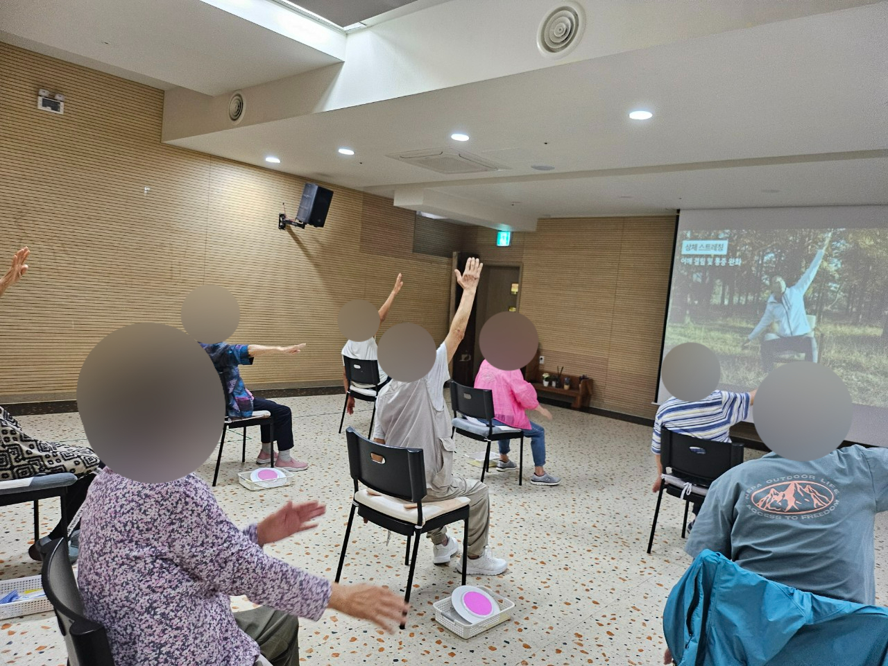 더힐실버타운 Family_사진_20250616_5.jpg