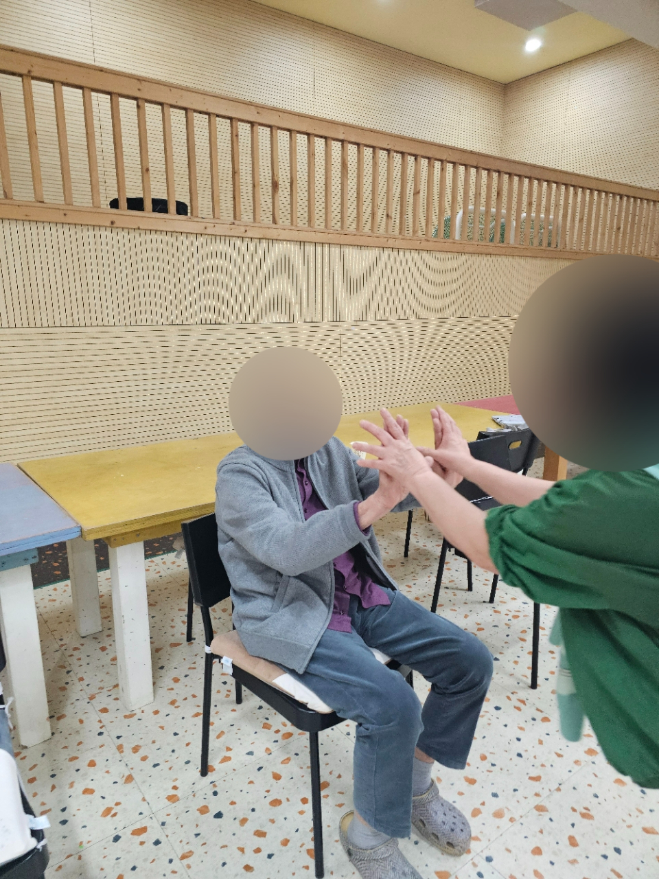 더힐실버타운 Family_사진_20260403_1.jpg